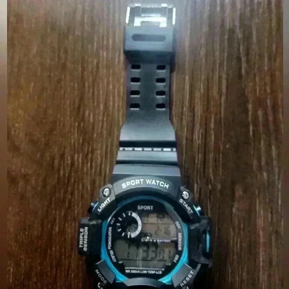 Men's water-resistant watch - Picture 4 of 5